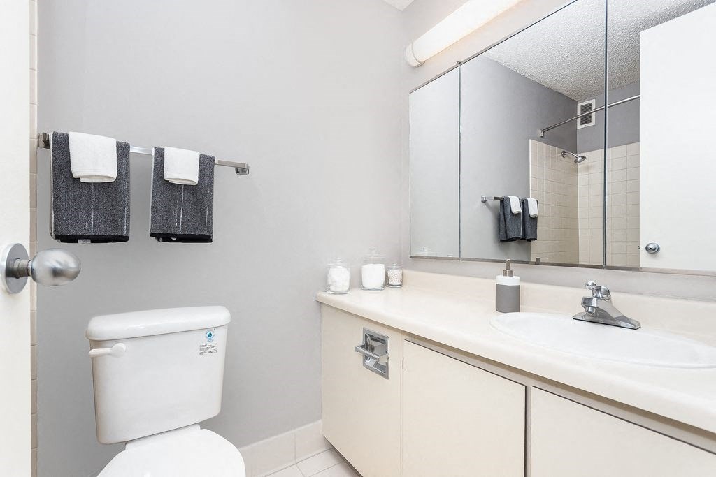 Bathroom at Columbus Plaza, Illinois, 60601