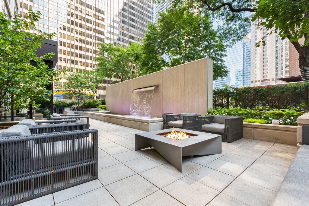 Firepit and seating area at Columbus Plaza, Illinois, 60601