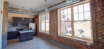 208 East Market Street 1-2 Beds Apartment for Rent - Photo Gallery 3