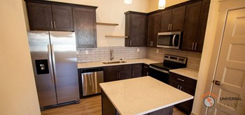 208 East Market Street 1-2 Beds Apartment for Rent - Photo Gallery 5