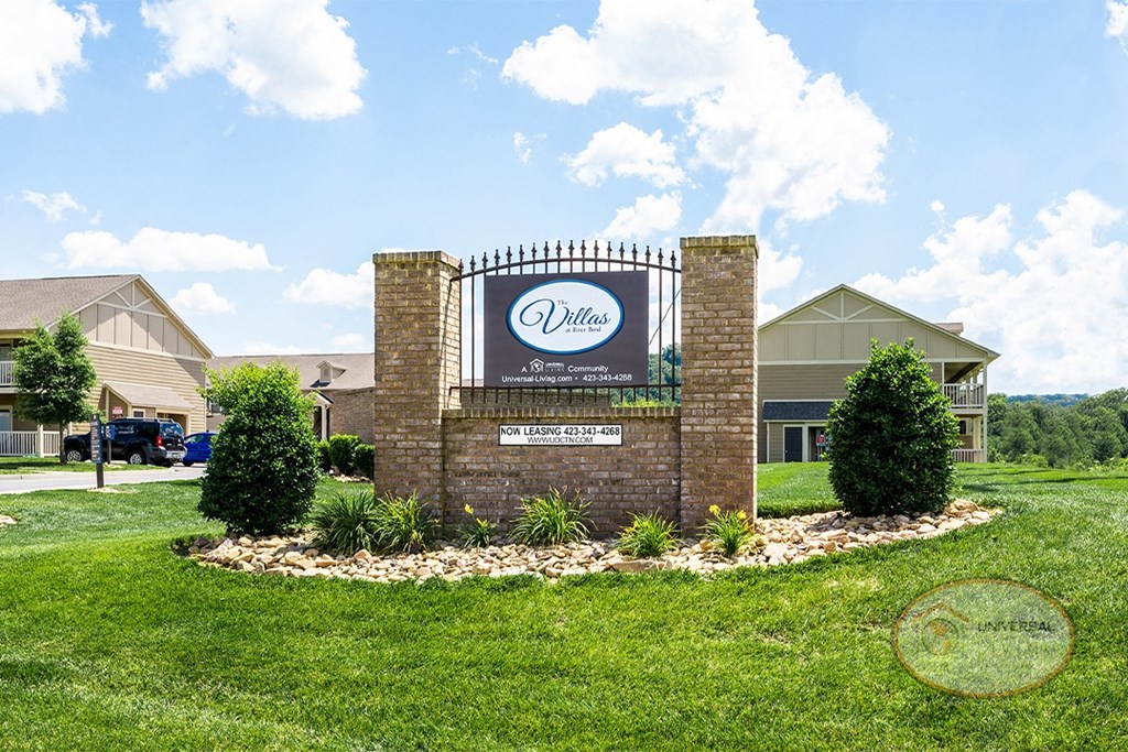 The Villas at River Bend monument sign at front entrance.