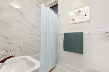 Bathroom - Photo Gallery 5