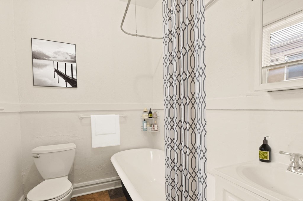 The Leonard Apartments in Denver, CO