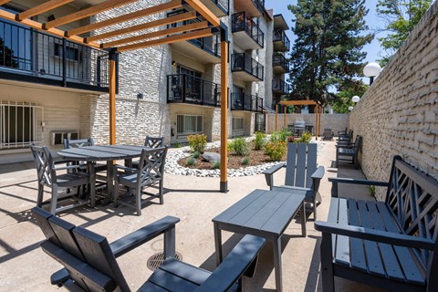 the courtyard at the bradley braddock road station apartments