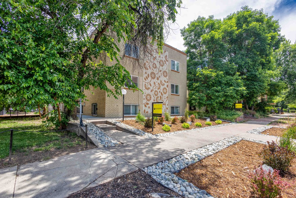 1274 Logan Apartments in Denver, CO