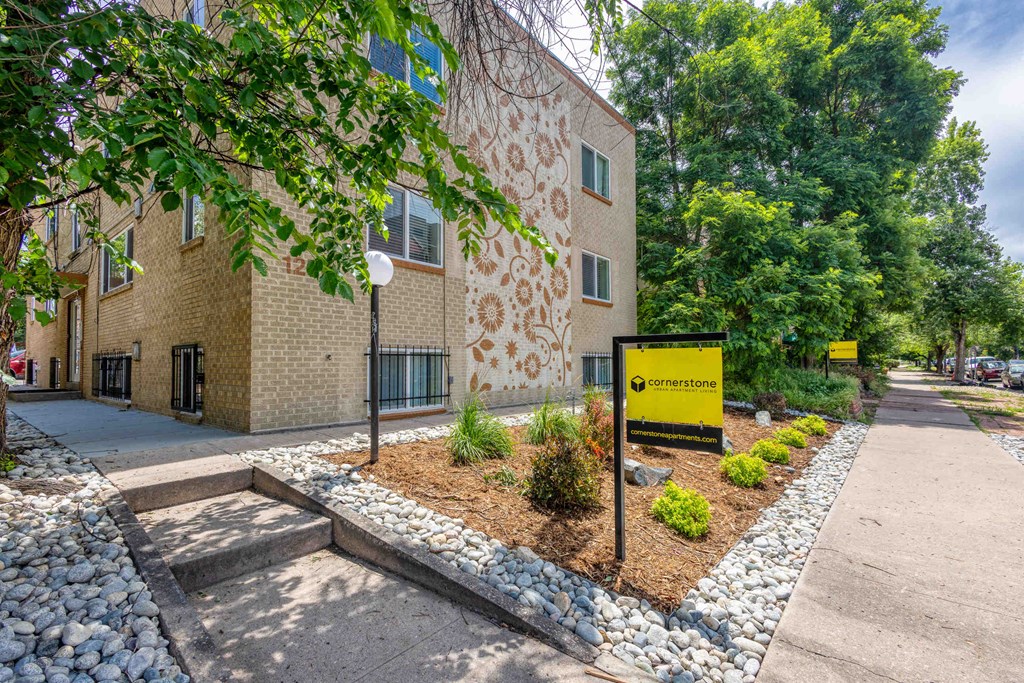 1274 Logan Apartments in Denver, CO