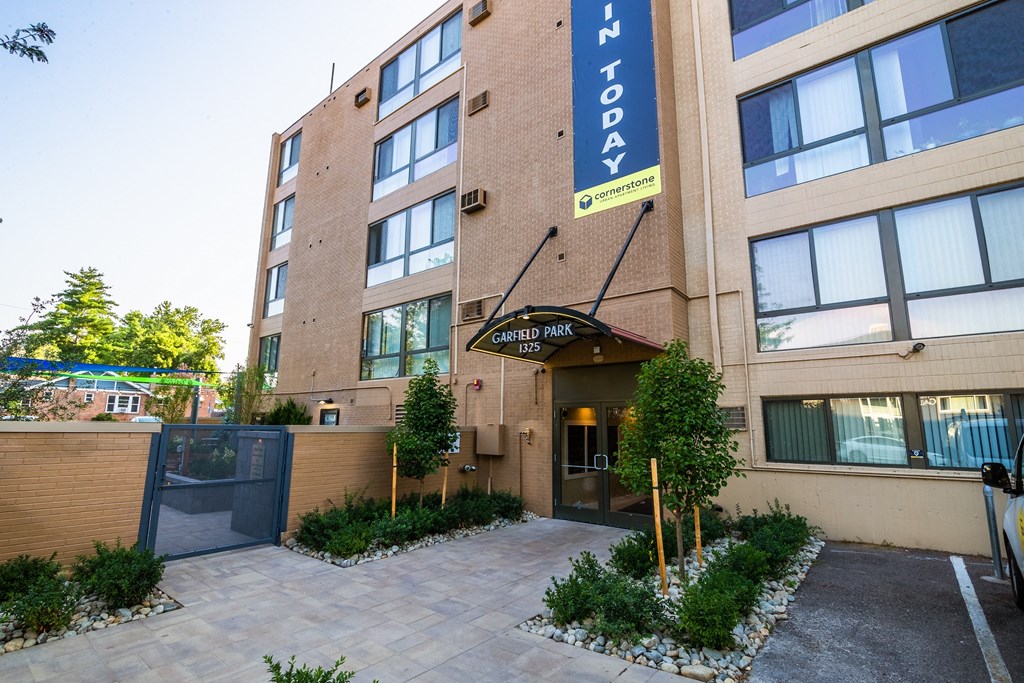 Garfield Park Apartments in Denver, Colorado