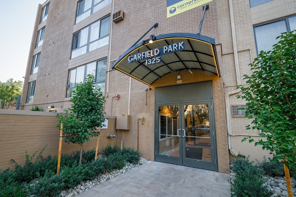 Garfield Park Apartments in Denver, Colorado