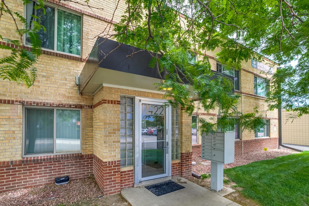 A building with a number 422 on it.