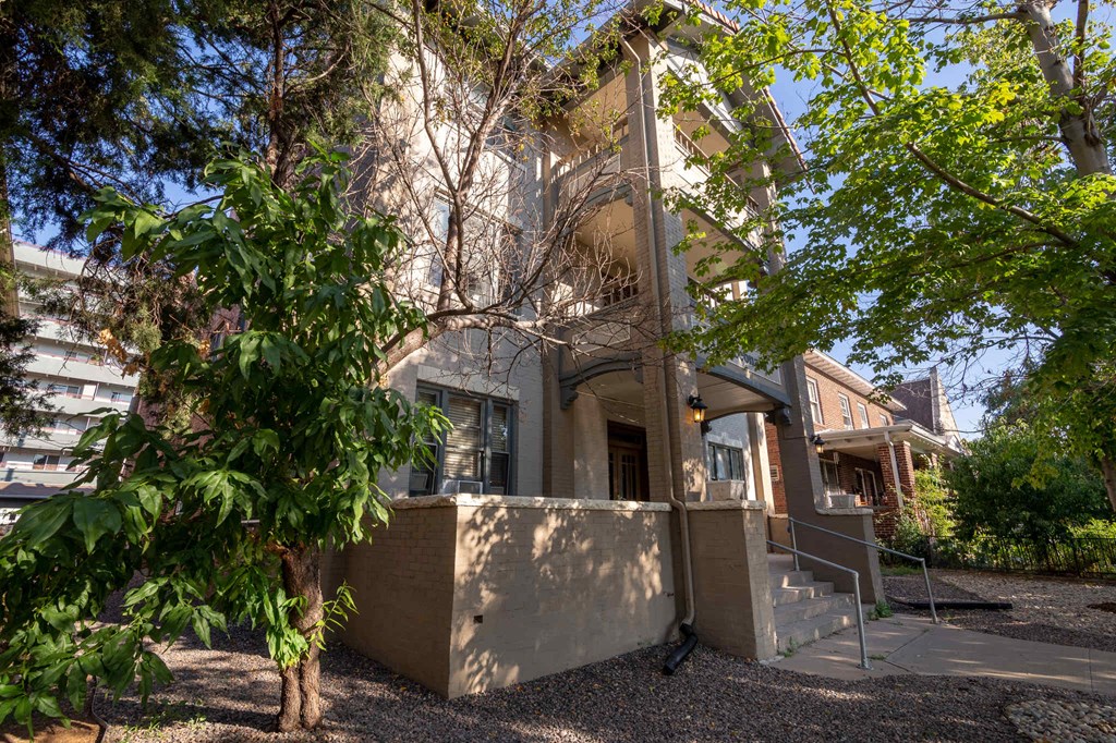 The Leonard Apartments in Denver, CO