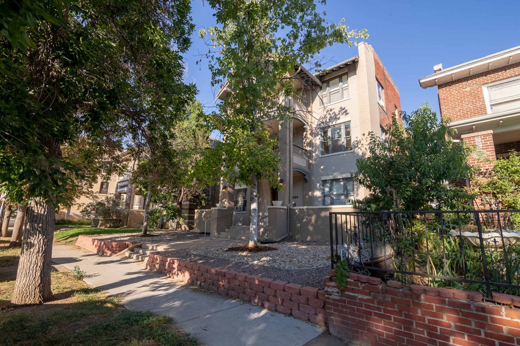 The Leonard Apartments in Denver, CO