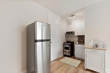 1671 Washington Apartments in Denver, Colorado - Photo Gallery 4