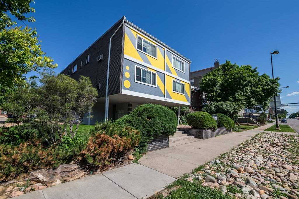 University 16 Apartments in Denver, Colorado