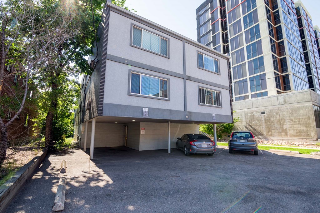 University 16 Apartments in Denver, Colorado