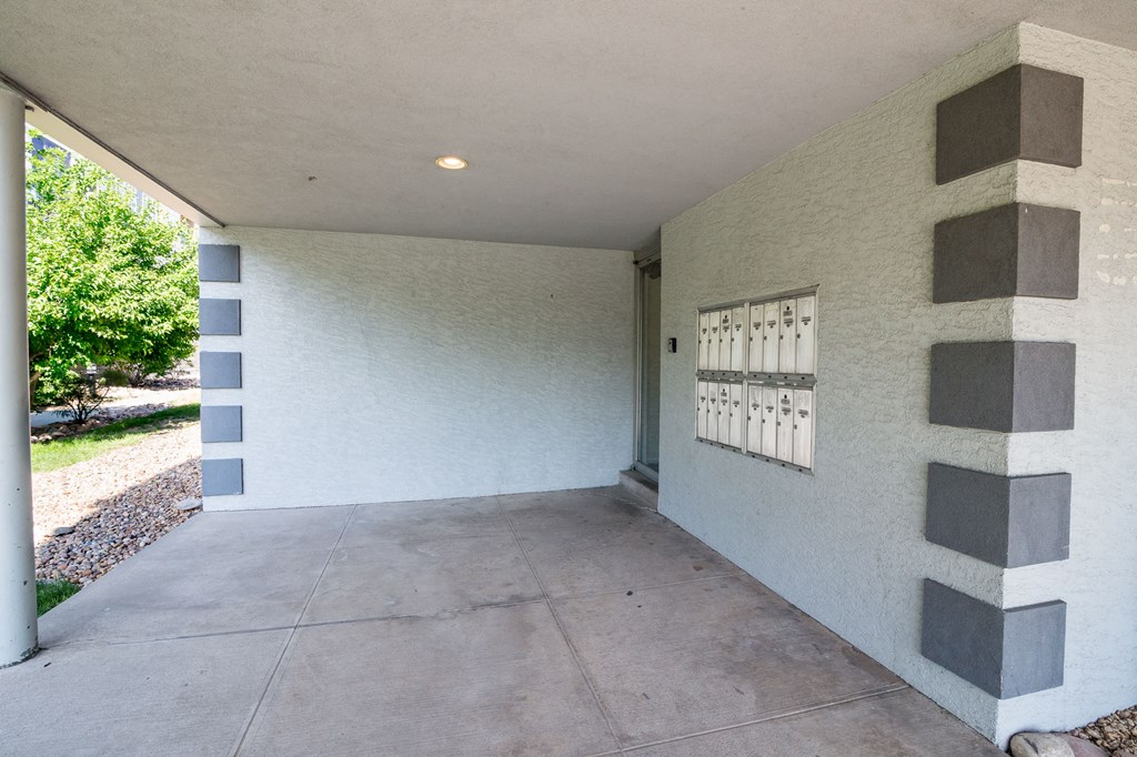 University 16 Apartments in Denver, Colorado