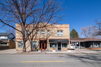 2025 E Virginia Ave