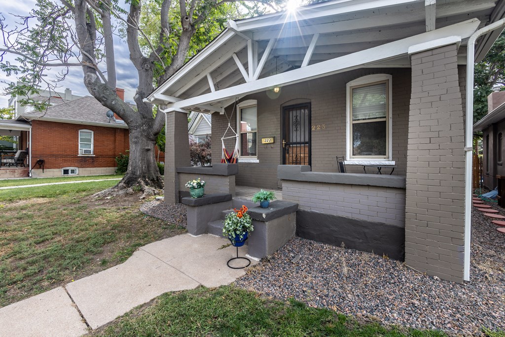 223 Pearl Apartment in Denver, Colorado