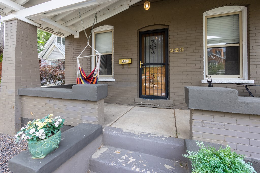223 Pearl Apartment in Denver, Colorado