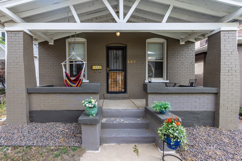 223 Pearl Apartment in Denver, Colorado