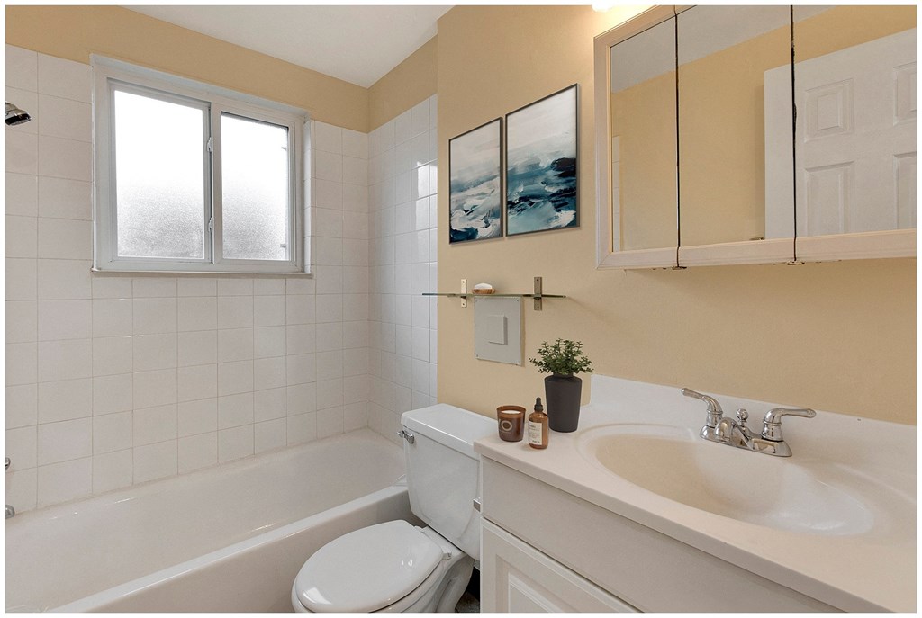 Logan Place Apartments in Denver, CO