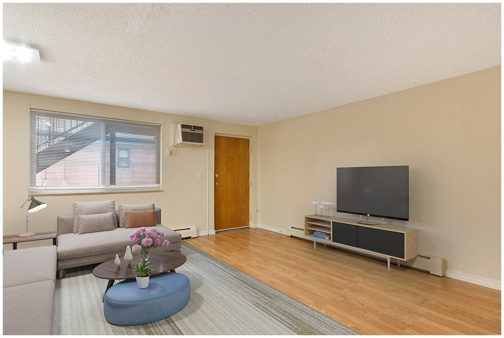 Logan Place Apartments in Denver, CO