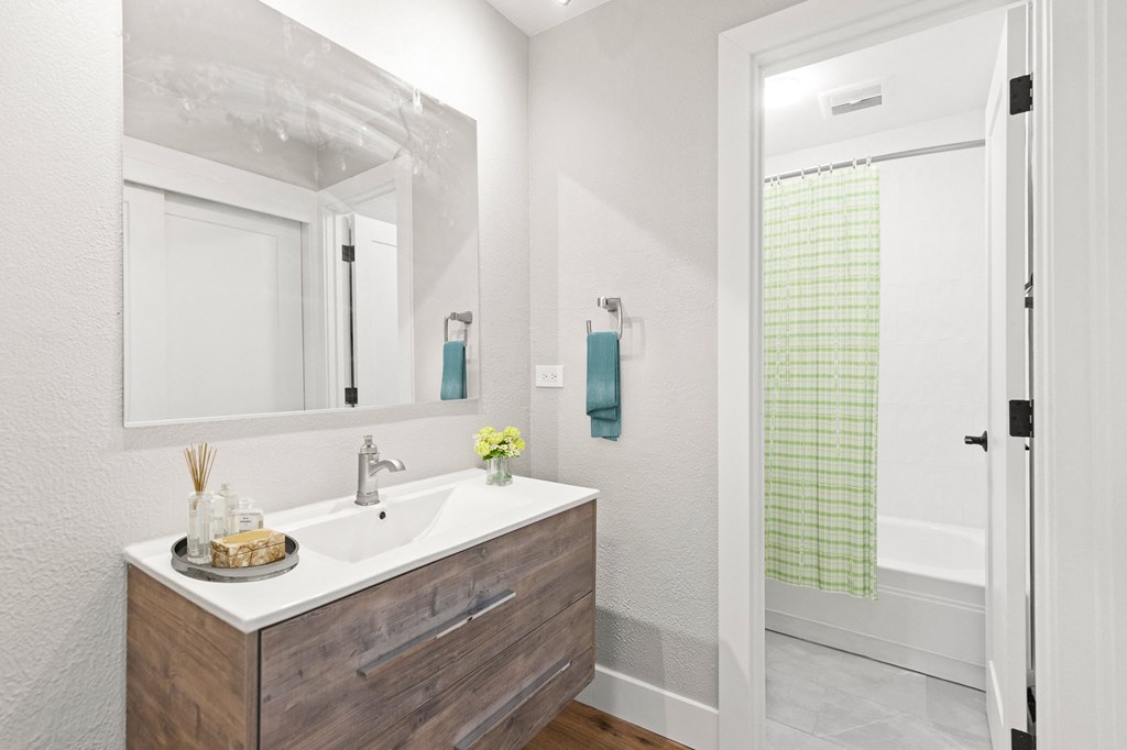 Isabella Apartments in Denver, CO