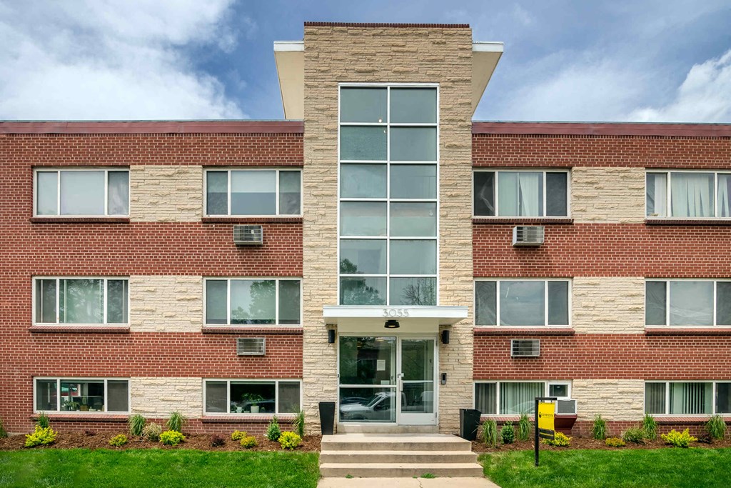 Isabella Apartments in Denver, CO