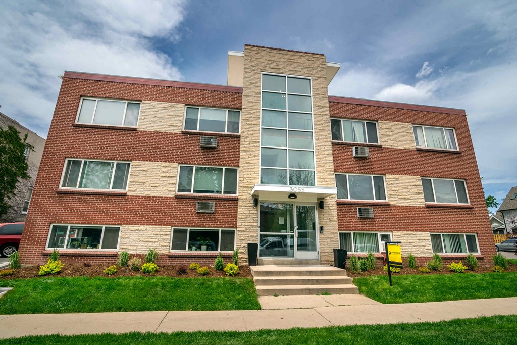 Isabella Apartments in Denver, CO