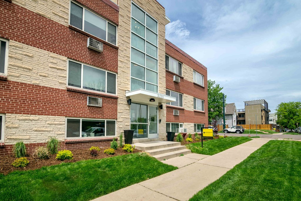 Isabella Apartments in Denver, CO