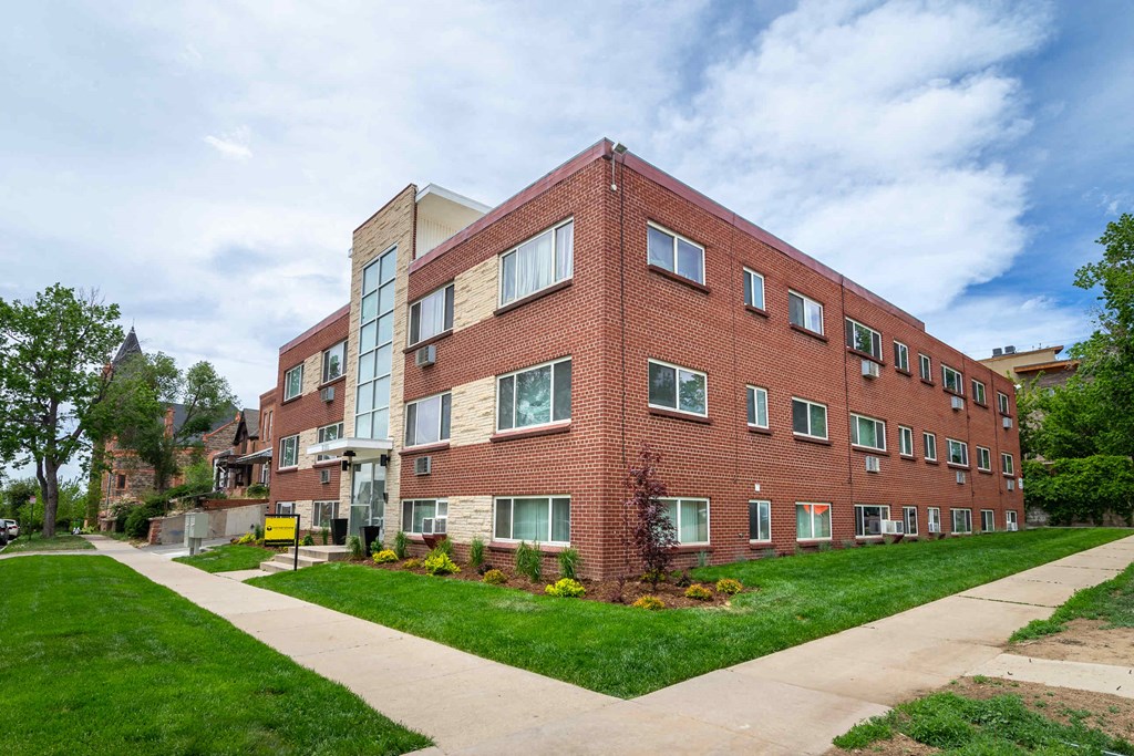 Isabella Apartments in Denver, CO