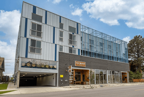 the building in which the hotel is located