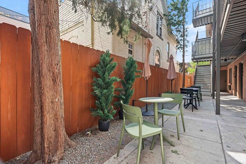 534 North Washington Street 2 Beds Apartment for Rent