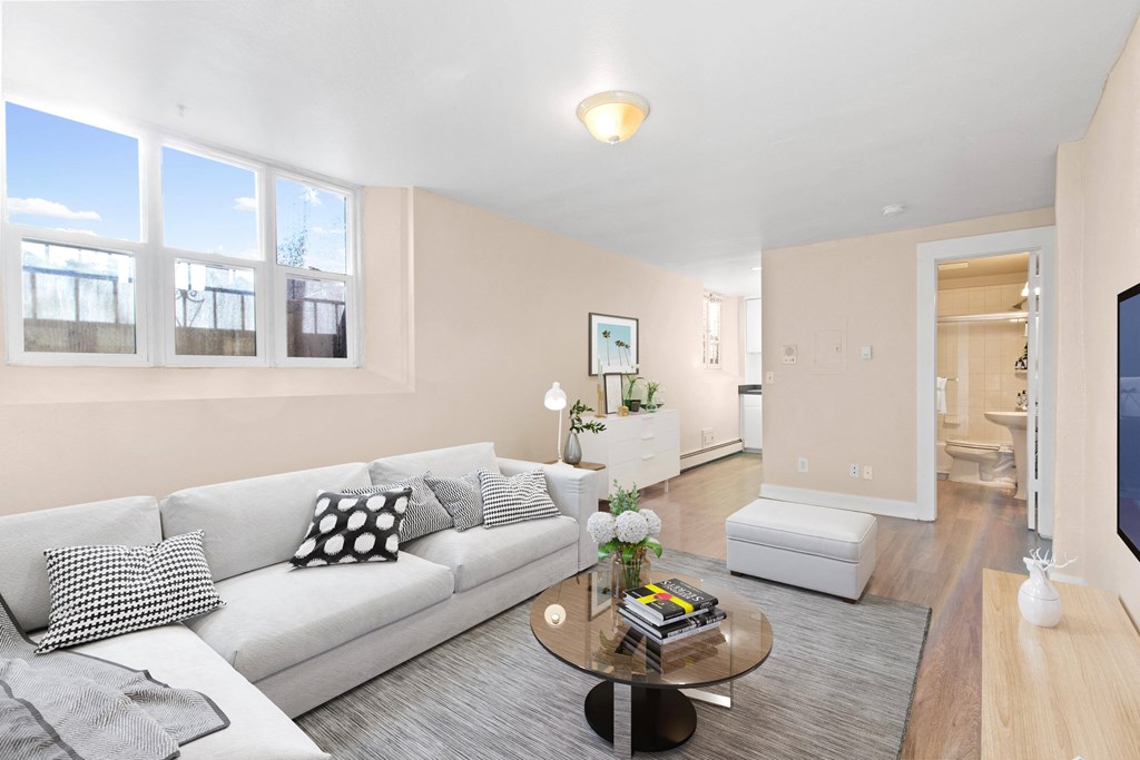 594-598 S Lincoln Street Apartments for rent in Denver, Colorado