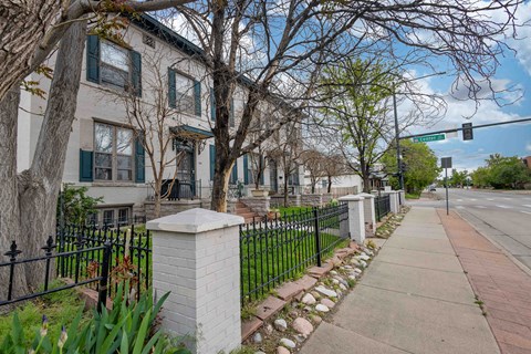 594-598 S Lincoln Street Apartments for rent in Denver, Colorado