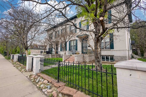594-598 S Lincoln Street Apartments for rent in Denver, Colorado