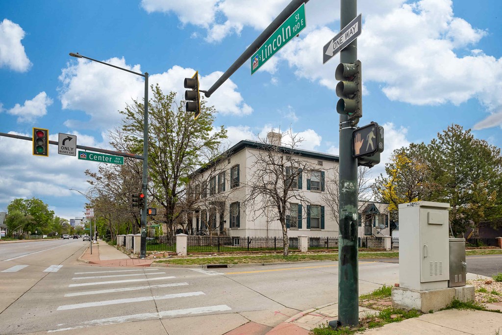 594-598 S Lincoln Street Apartments for rent in Denver, Colorado