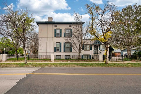 594-598 S Lincoln Street Apartments for rent in Denver, Colorado