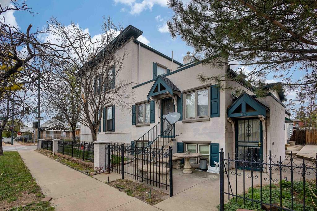 594-598 S Lincoln Street Apartments for rent in Denver, Colorado