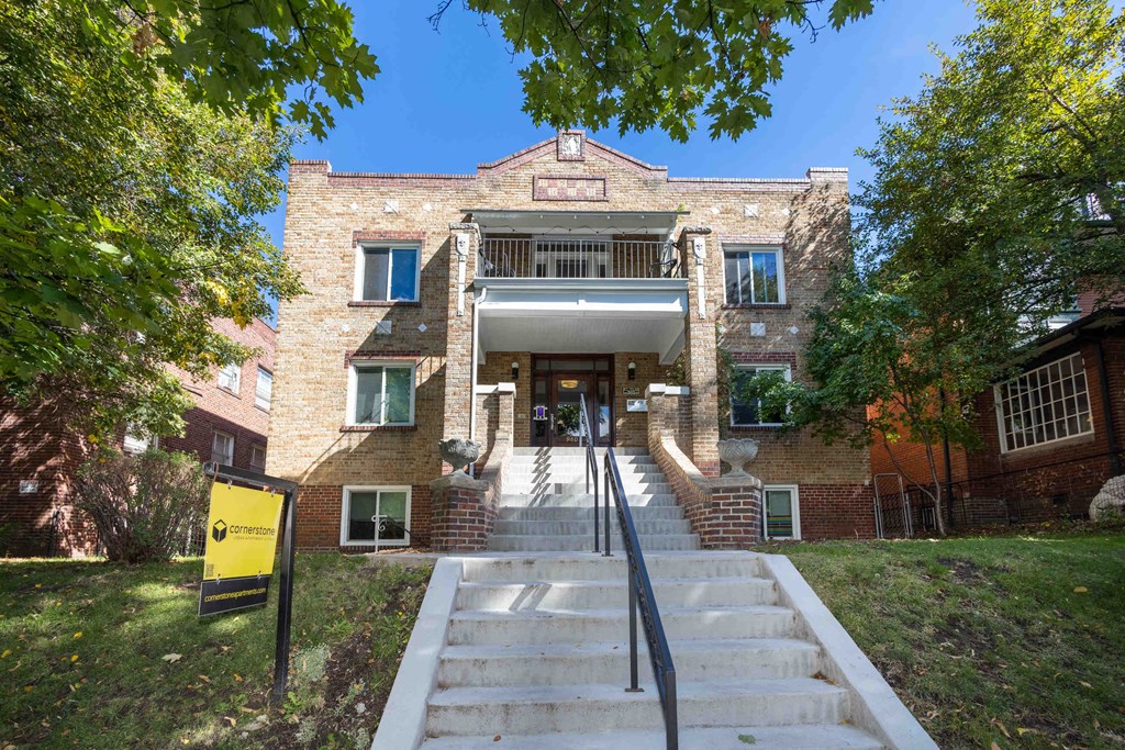 960 Pearl Apartments in Denver, Colorado