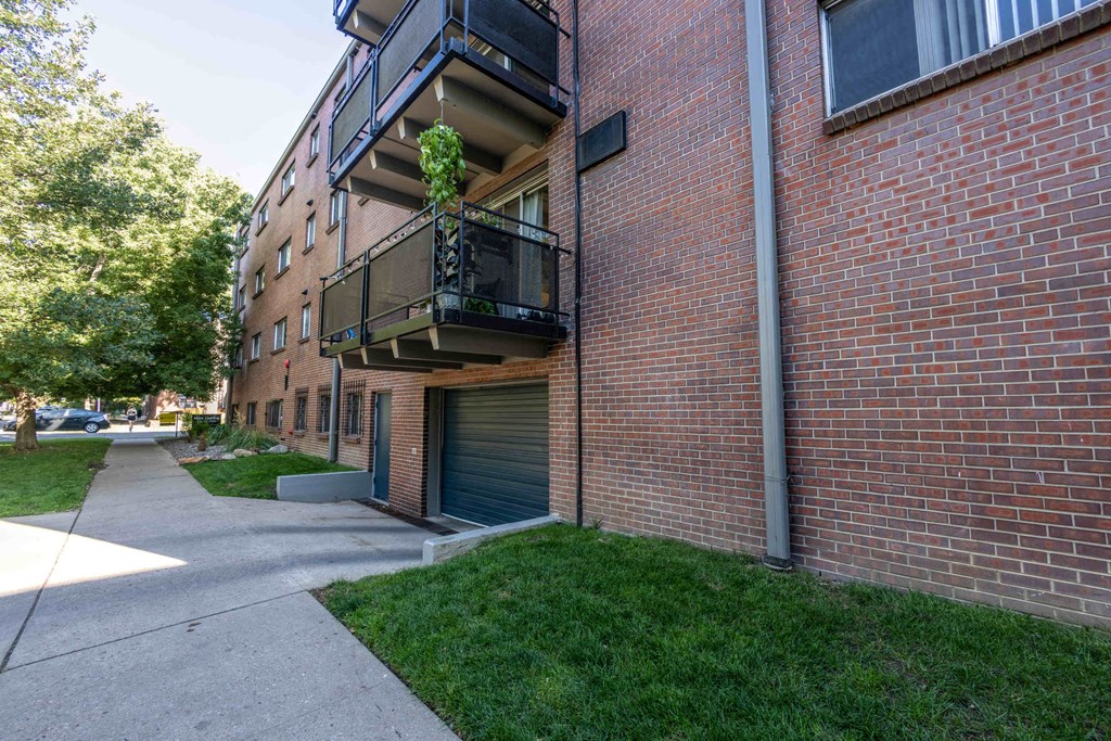 Pearl Nines Apartments in Denver, Colorado