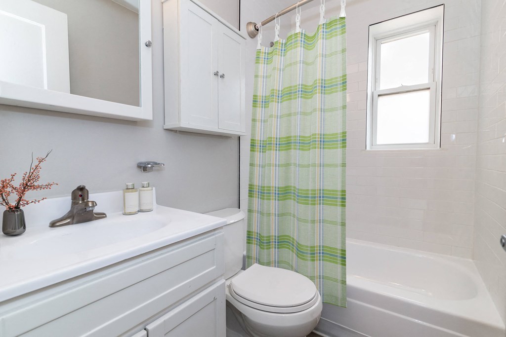 City Park Manor Apartments in Denver