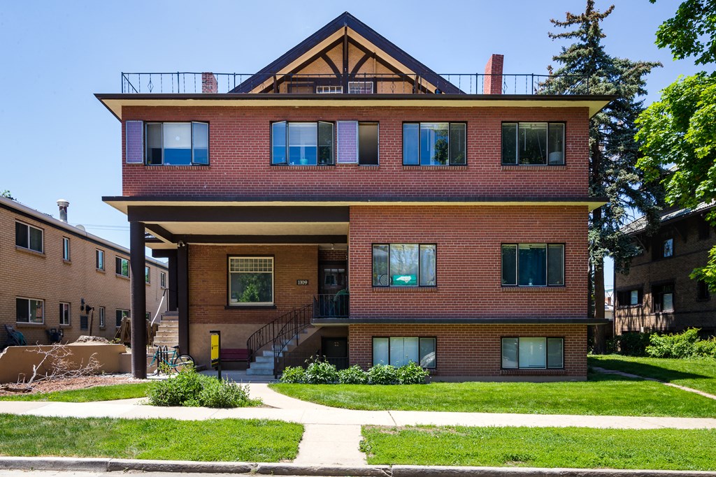 Cross Park Apartments in Denver, CO