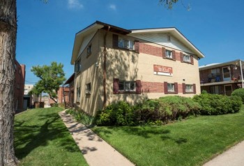 1581 South Ash Street 1-2 Beds Apartment for Rent - Photo Gallery 3