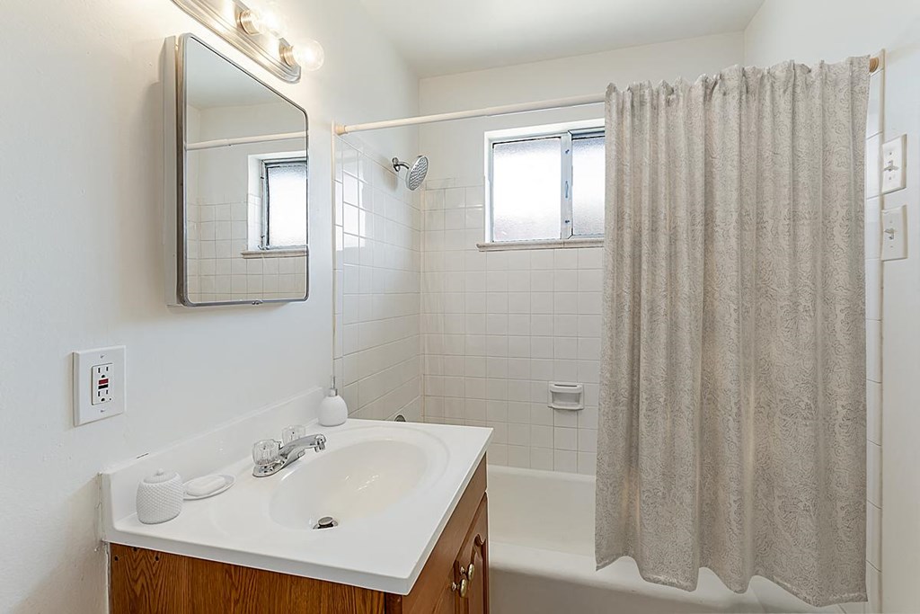 Maple Leaf Apartments in Denver, Colorado