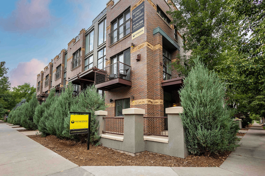 the building in which the apartment is located