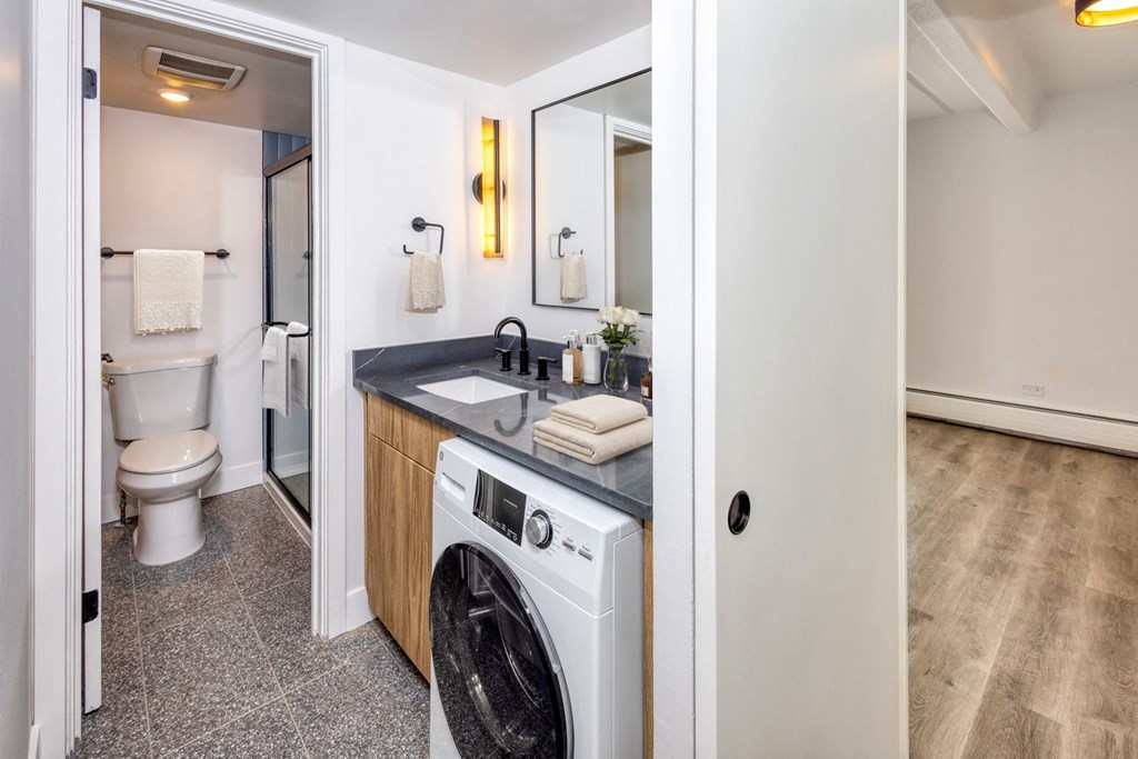 Grove on York Apartments in Denver, CO