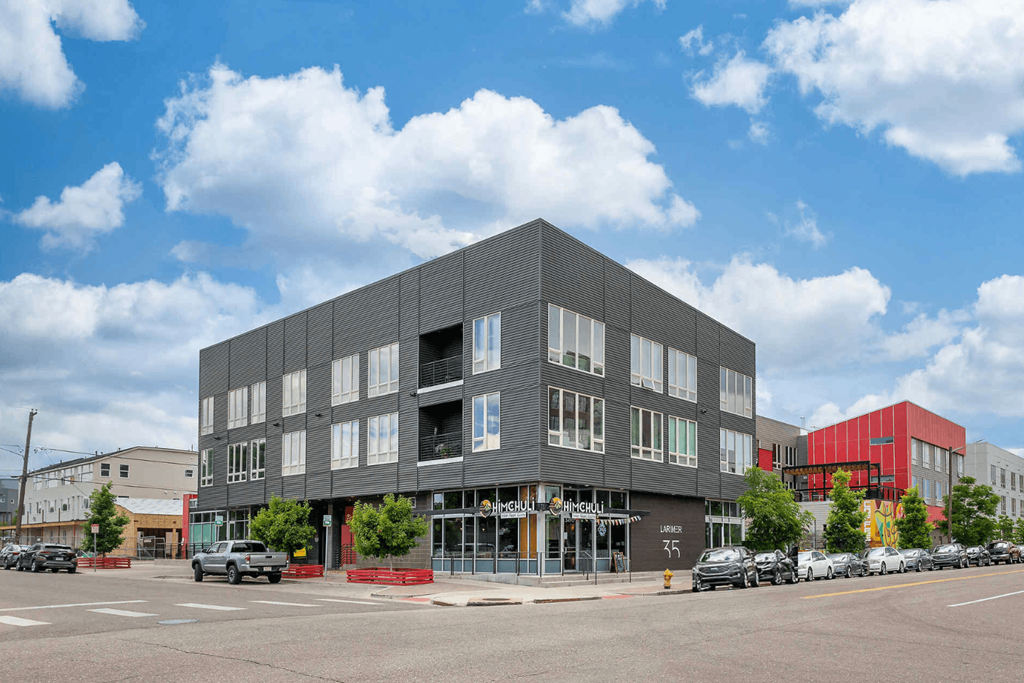 the building in which the hotel is located