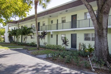 1171 NW 15Th Avenue 1-2 Beds Apartment for Rent - Photo Gallery 1