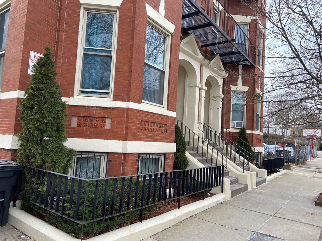 the building in which the apartment is located