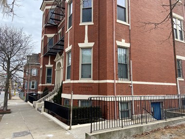 18 Centre Street Studio-4 Beds Apartment for Rent
